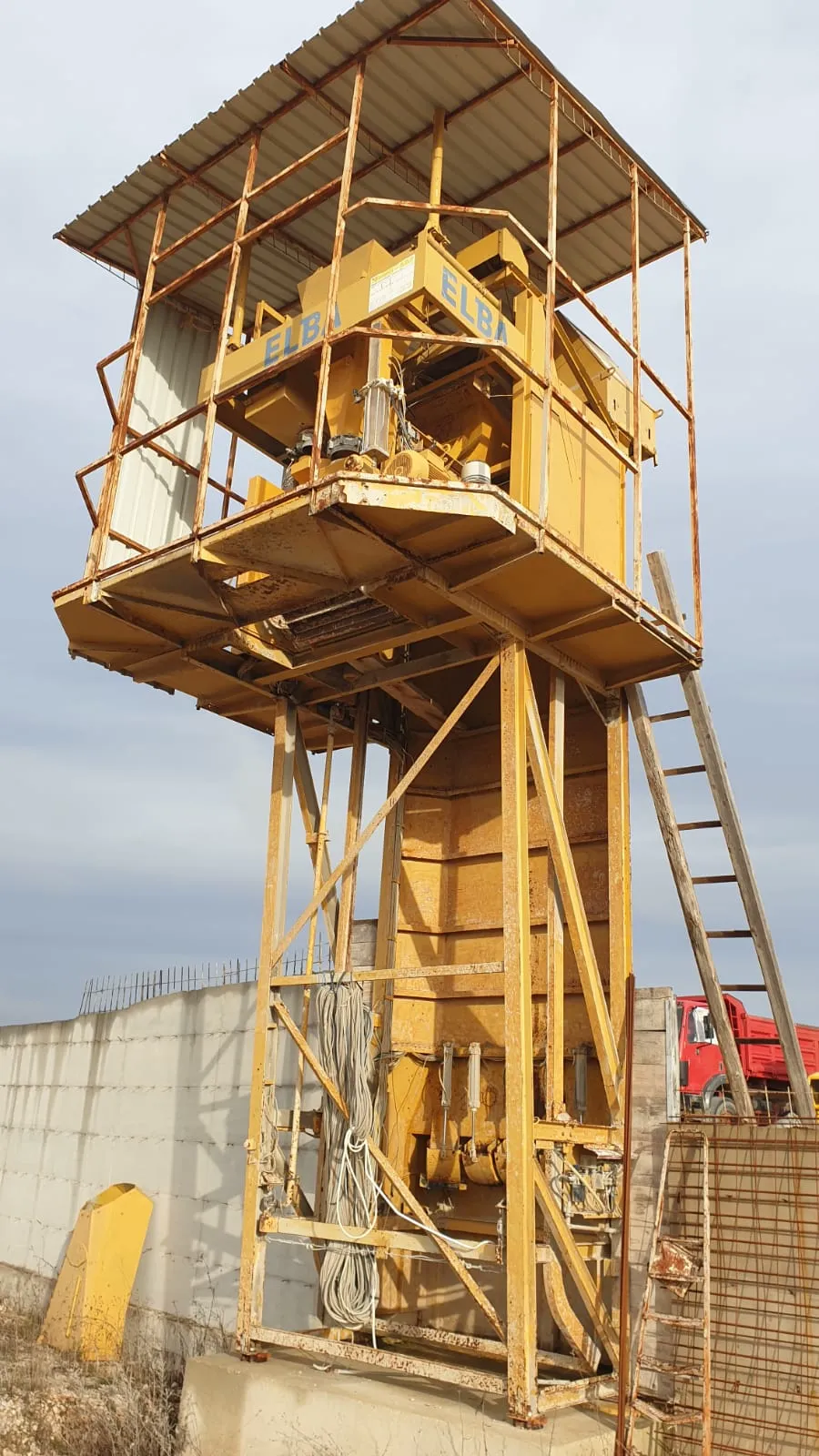 ELBA EMC 38 kompaktna – toranjsko postrojenje, pogled s prednje strane